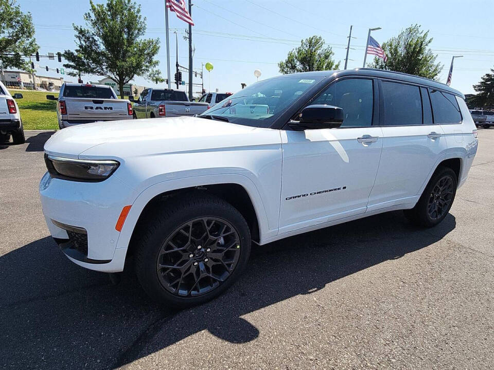 2024 Jeep Grand Cherokee L for sale at Victoria Auto Sales in Victoria, MN