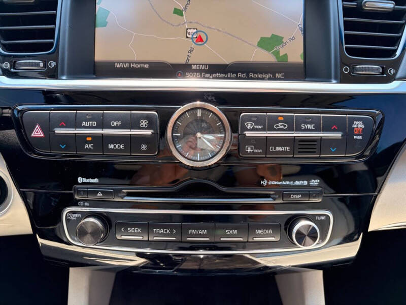 2015 Kia K900 Luxury