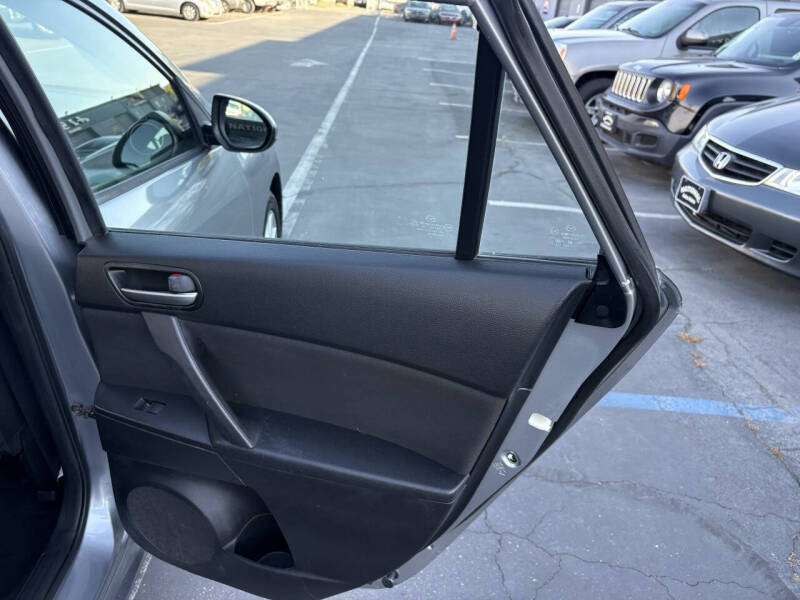 2013 Mazda MAZDA3 i Touring