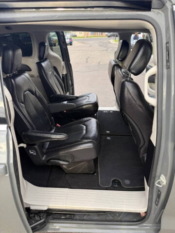 2022 Chrysler Pacifica Touring L