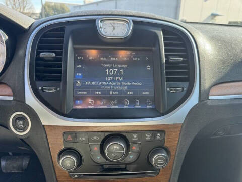 2012 Chrysler 300 C Luxury Series