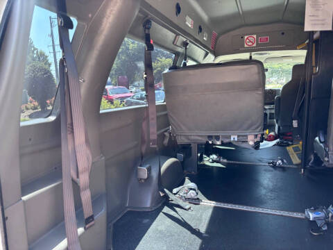 2011 Ford E-Series E-350 SD