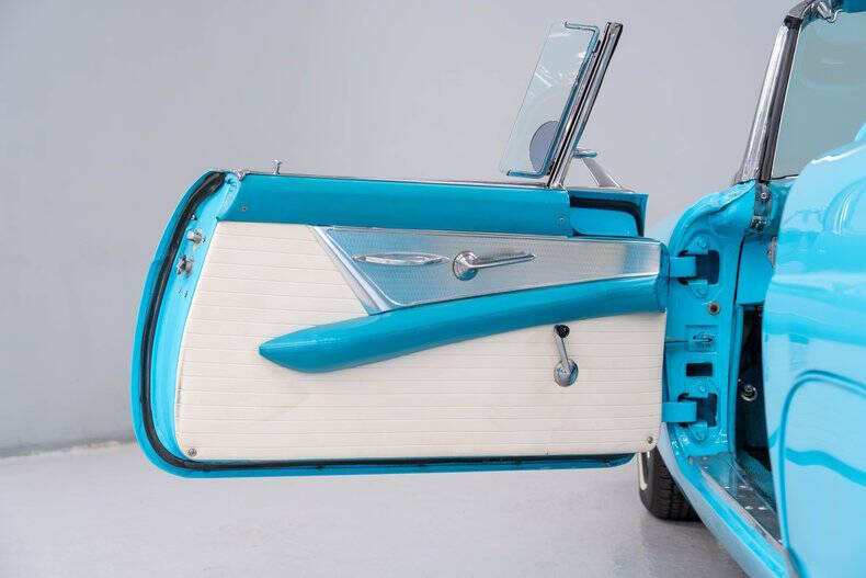 1956 Ford Thunderbird