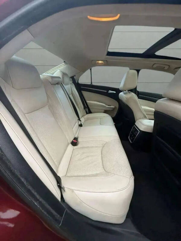 2017 Chrysler 300 C