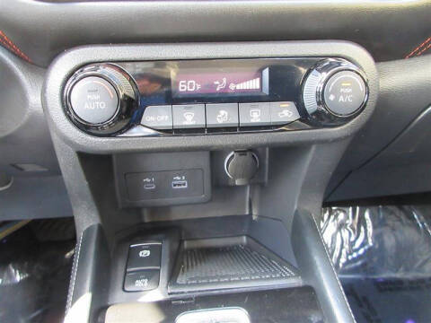 2023 Nissan Kicks SR