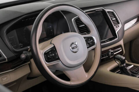 2019 Volvo XC90 T5 Momentum