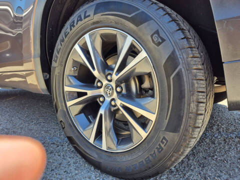 2017 Toyota Highlander LE