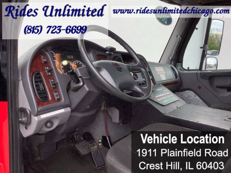 2015 Freightliner M2 106