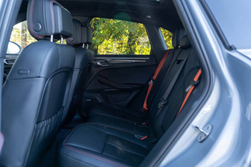 2025 Porsche Macan T