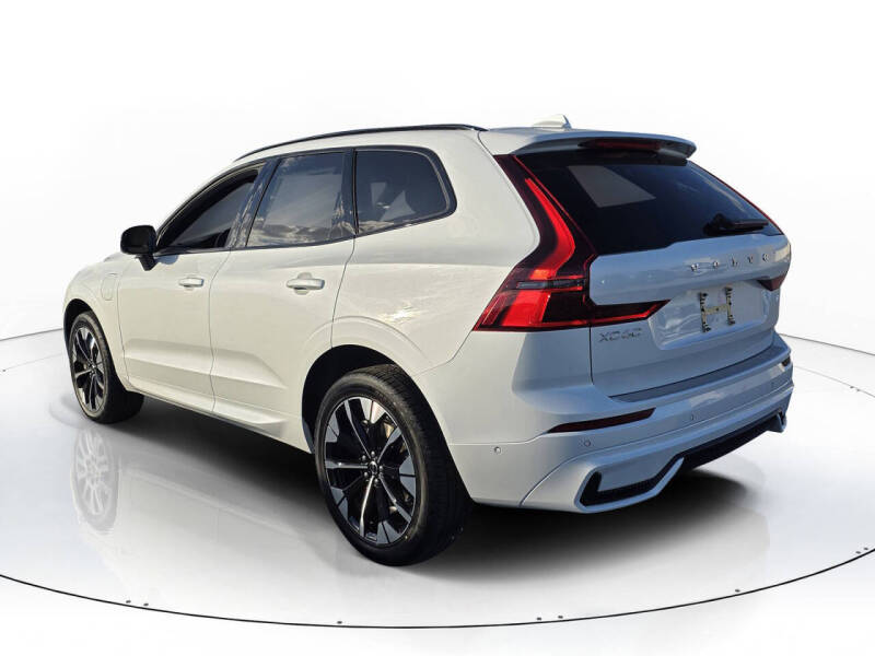 2026 Volvo XC60 T8 Plus