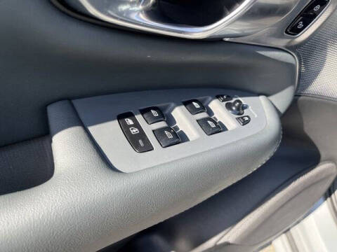 2024 Volvo XC90 Recharge T8 Ultimate Bright Theme 7P