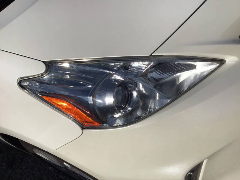 2013 Toyota Prius v Three