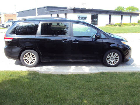 2011 Toyota Sienna XLE 7-Passenger Auto Access Seat