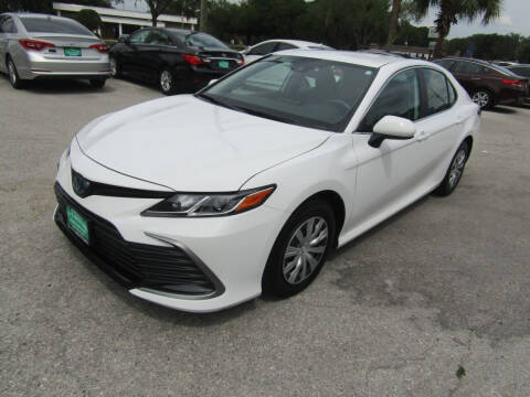 2022 Toyota Camry Hybrid for sale at S & T Motors in Hernando FL