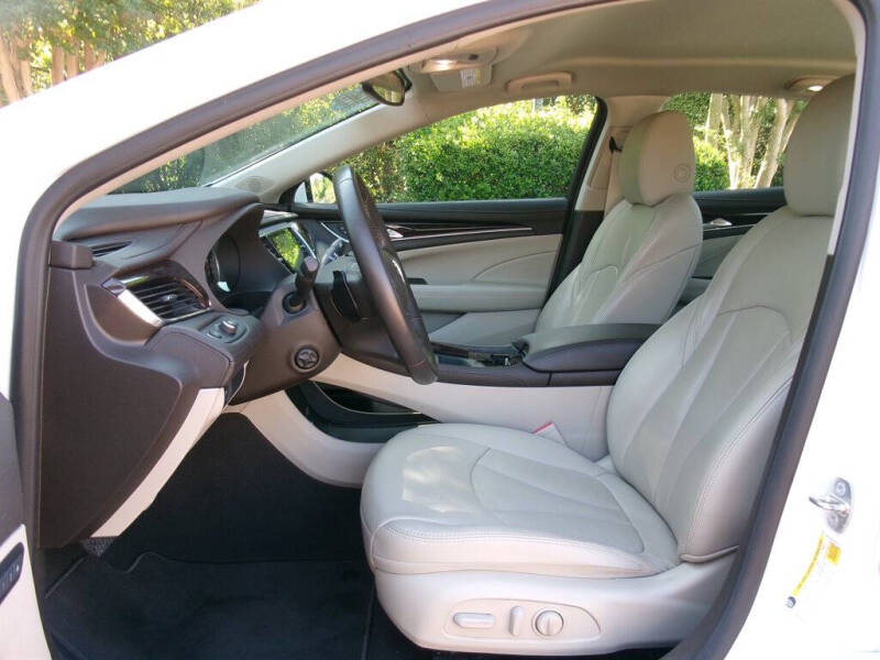 2017 Buick LaCrosse Essence