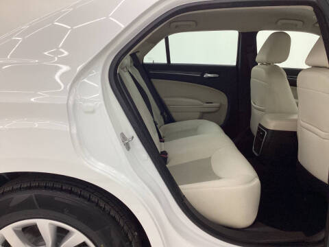 2021 Chrysler 300 Touring