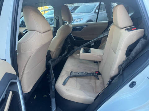 2020 Toyota RAV4 Hybrid LE