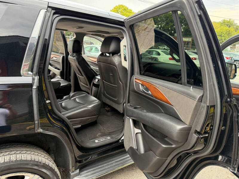 2018 Cadillac Escalade Luxury