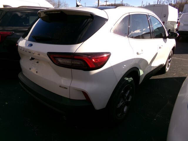 2026 Ford Escape Hybrid ST-Line Select