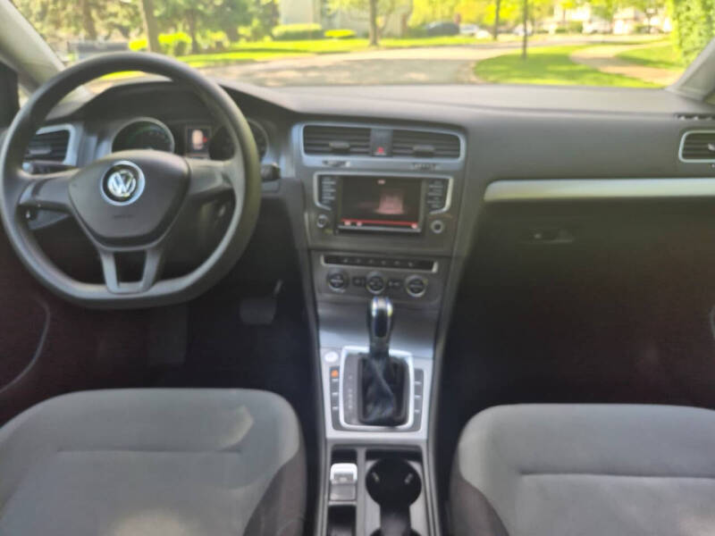 2016 Volkswagen e-Golf SE