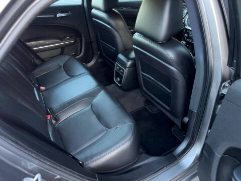 2011 Chrysler 300 Limited