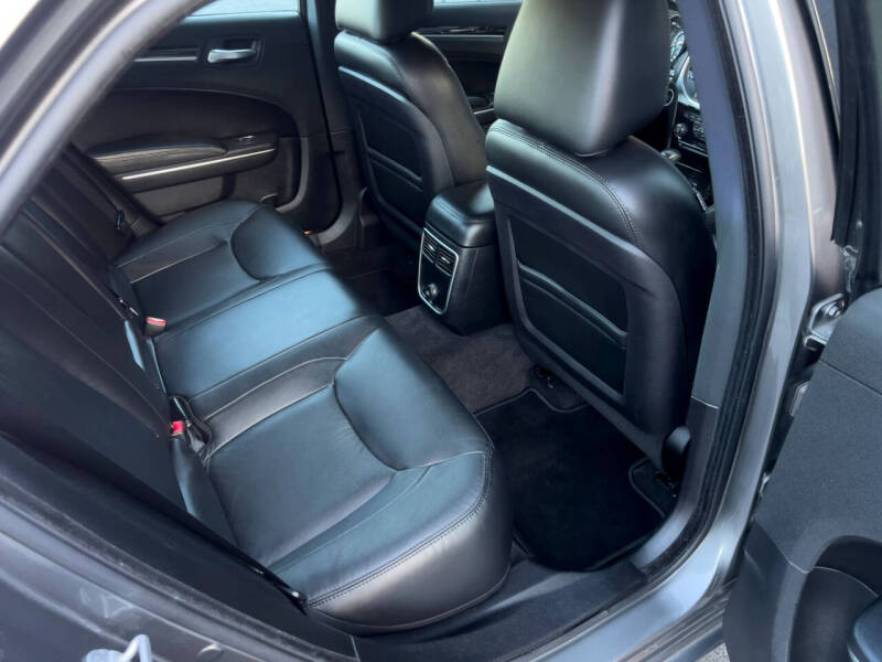 2011 Chrysler 300 Limited