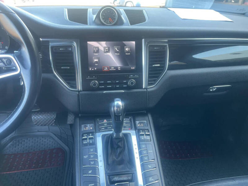 2017 Porsche Macan