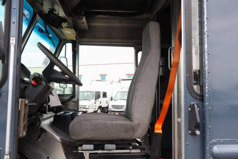 2021 Freightliner MT45 Chassis