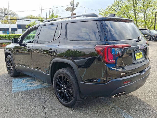 2023 GMC Acadia SLT