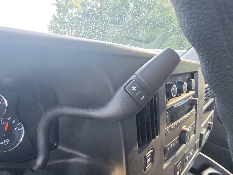 2025 Chevrolet Express LT 3500
