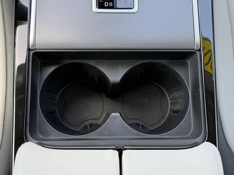 2025 Land Rover Range Rover Evoque P250 Dynamic SE