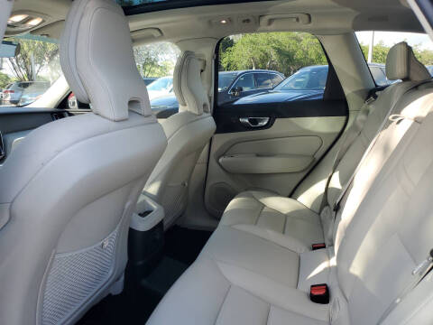 2024 Volvo XC60 Recharge T8 Plus Dark Theme