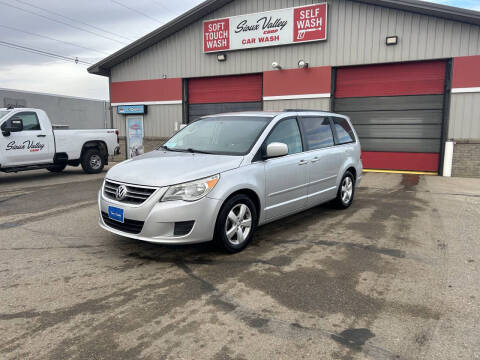 2011 Volkswagen Routan SE