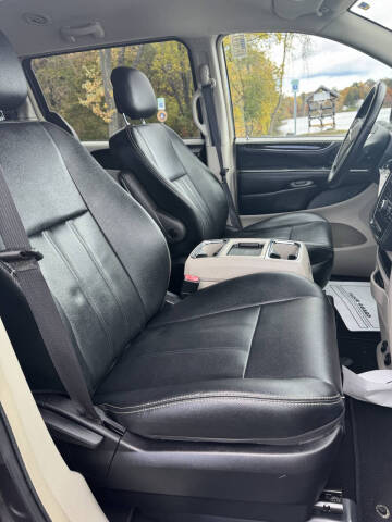 2016 Chrysler Town and Country Touring