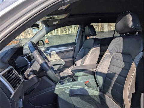 2022 Volkswagen Atlas Cross Sport V6 SEL Premium R-Line 4Motion