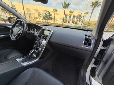 2016 Volvo XC60 T5 Drive-E Premier