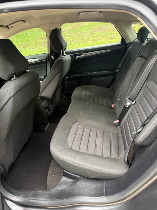 2020 Ford Fusion SE