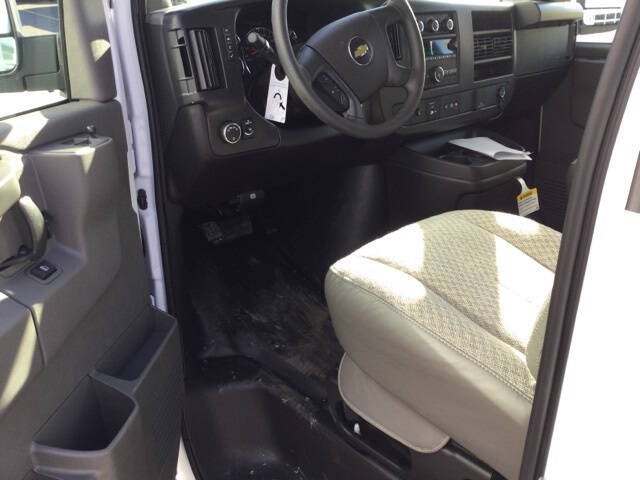 2025 Chevrolet Express 3500