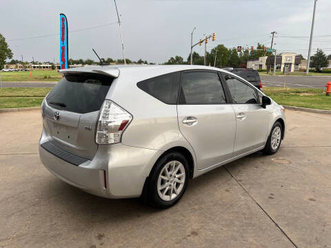 2013 Toyota Prius v Two