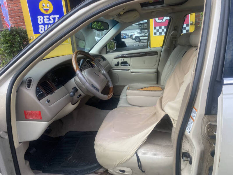 2000 Lincoln Town Car Cartier