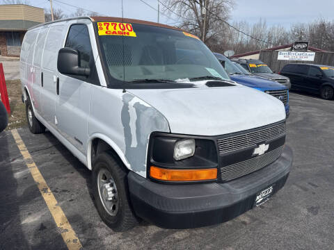 2006 Chevrolet Express for sale at Best Buy Car Co in Independence MO
