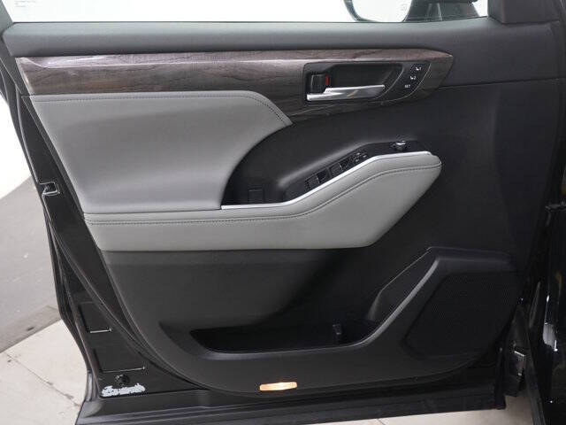 2023 Toyota Highlander Hybrid Limited