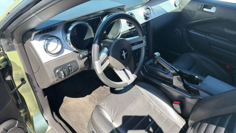 2006 Ford Mustang GT Deluxe