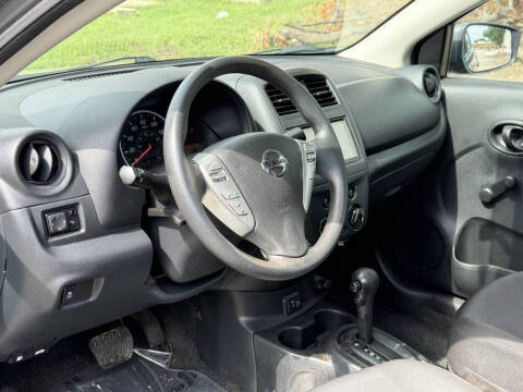 2019 Nissan Versa SV