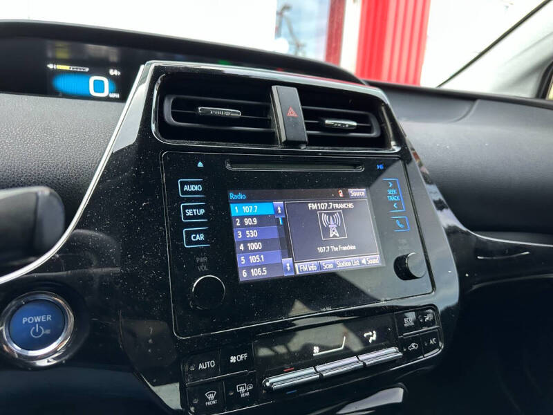 2019 Toyota Prius XLE