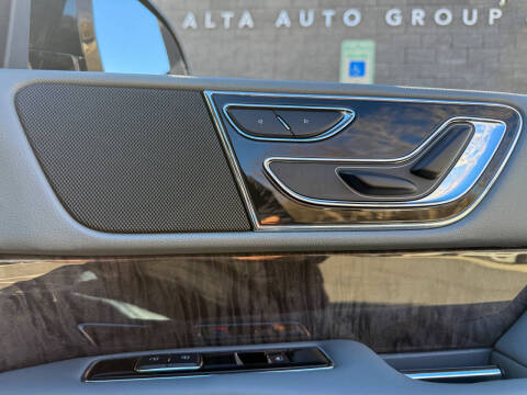 2018 Lincoln Navigator Select
