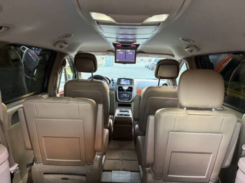 2015 Chrysler Town and Country Touring