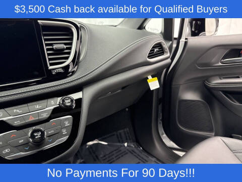 2026 Chrysler Pacifica Select