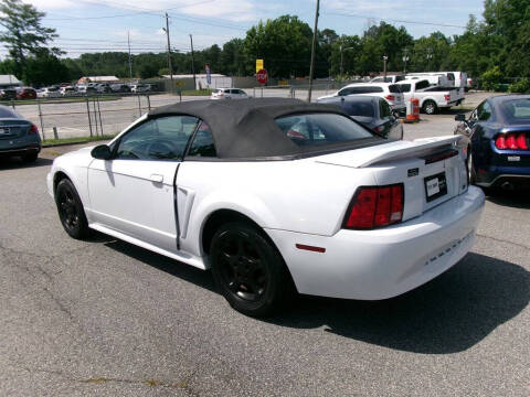 2000 Ford Mustang