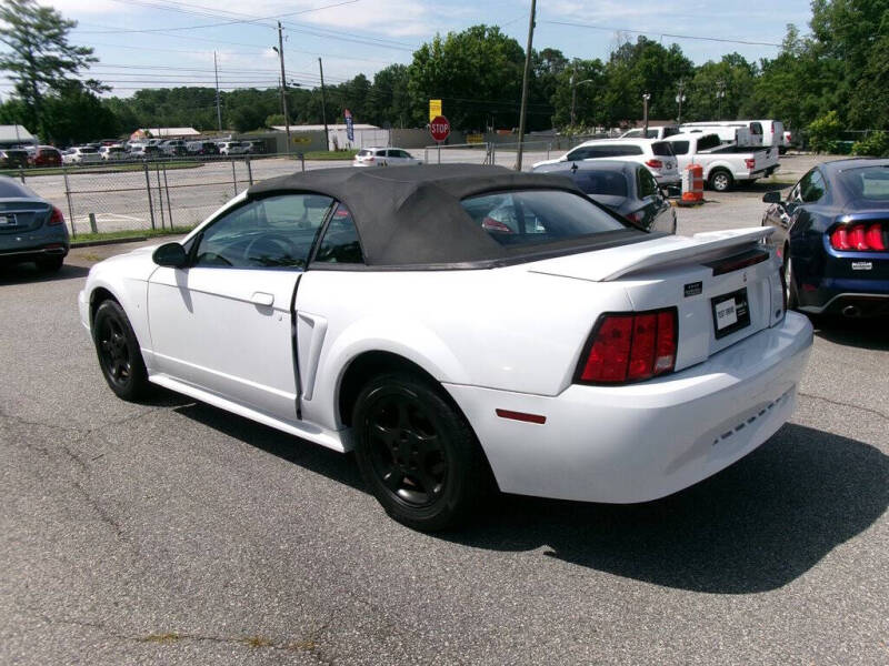 2000 Ford Mustang